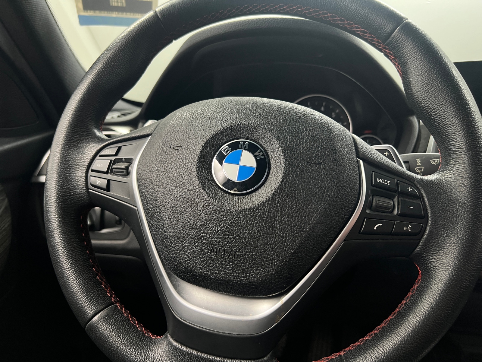 Thumbnail: 2017 BMW 3 Series - 4