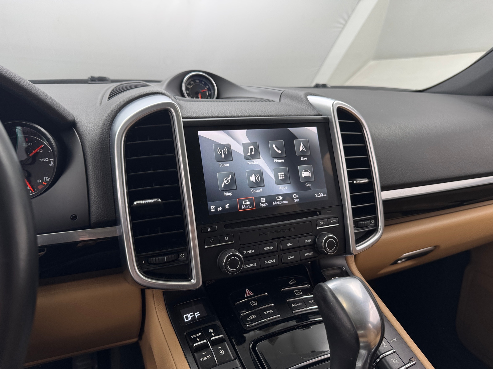 Thumbnail: 2017 Porsche Cayenne - 3