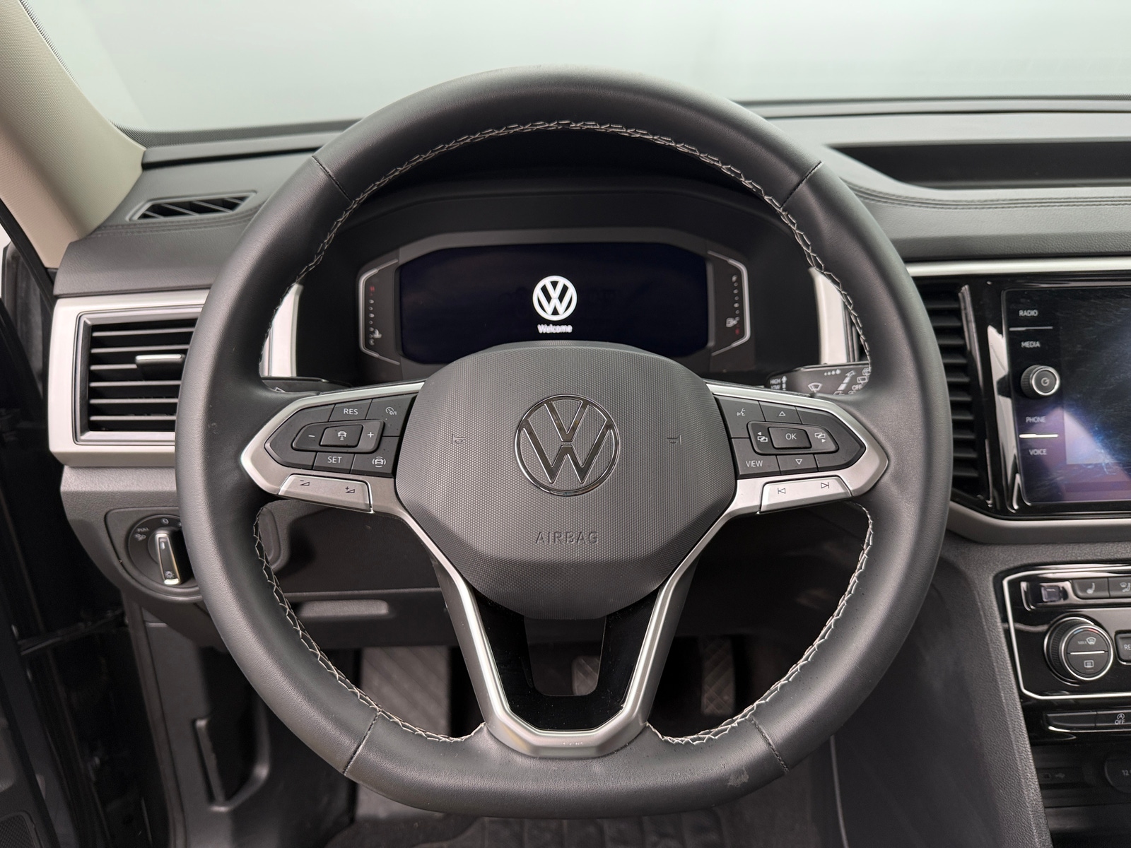 Thumbnail: 2022 Volkswagen Atlas - 5