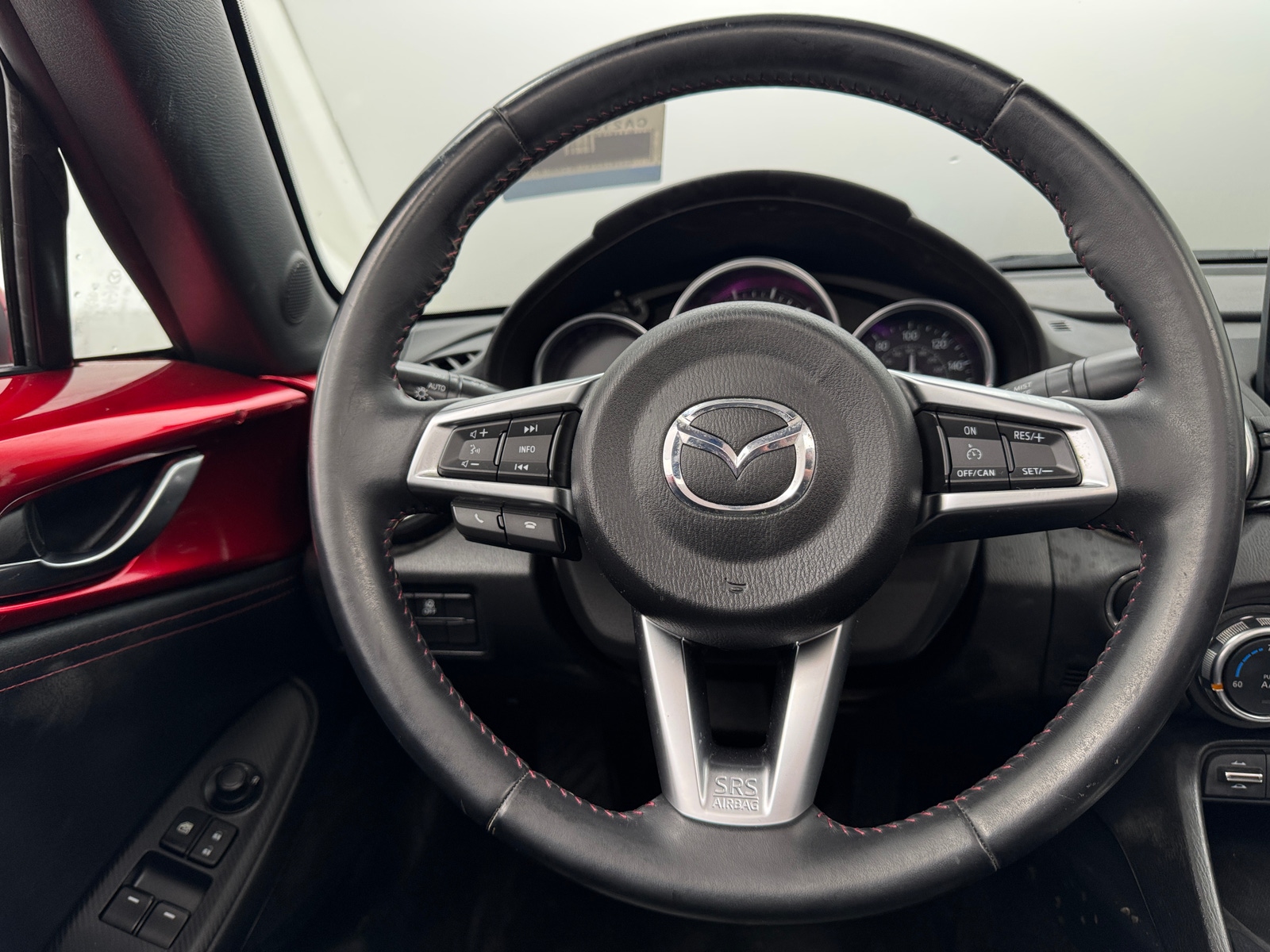 Thumbnail: 2019 Mazda MX-5 Miata - 4