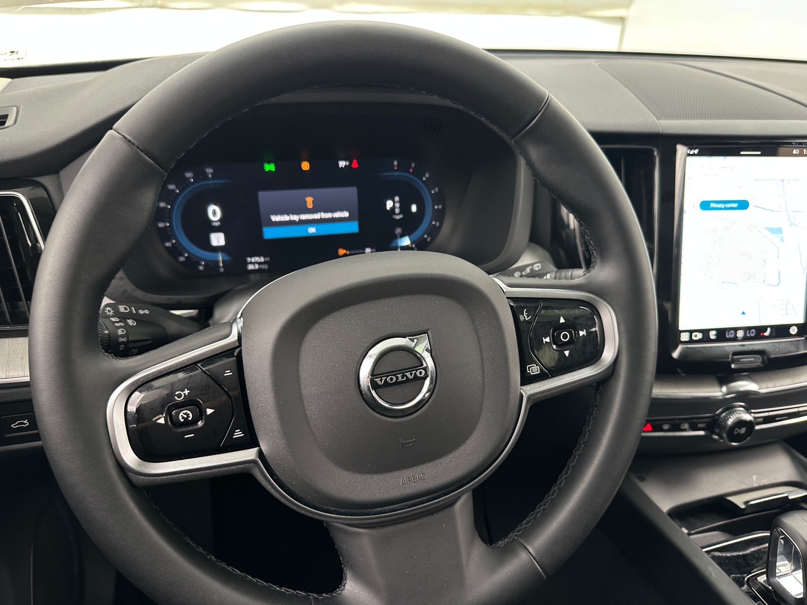 Thumbnail: 2025 Volvo XC60 - 4