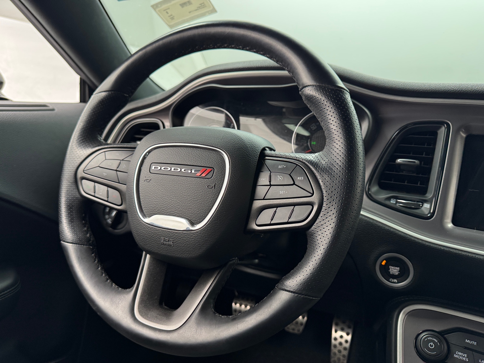 Thumbnail: 2022 Dodge Challenger - 4