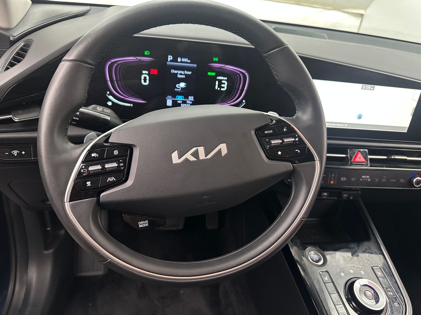 Thumbnail: 2023 Kia Niro - 5