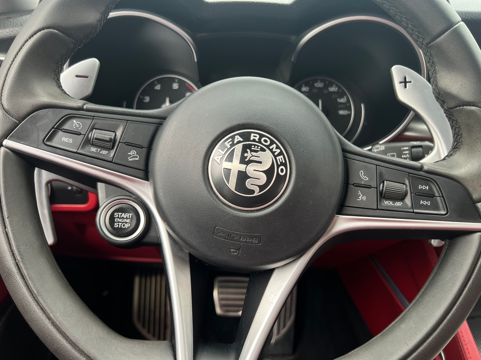 Thumbnail: 2018 Alfa Romeo Stelvio - 4