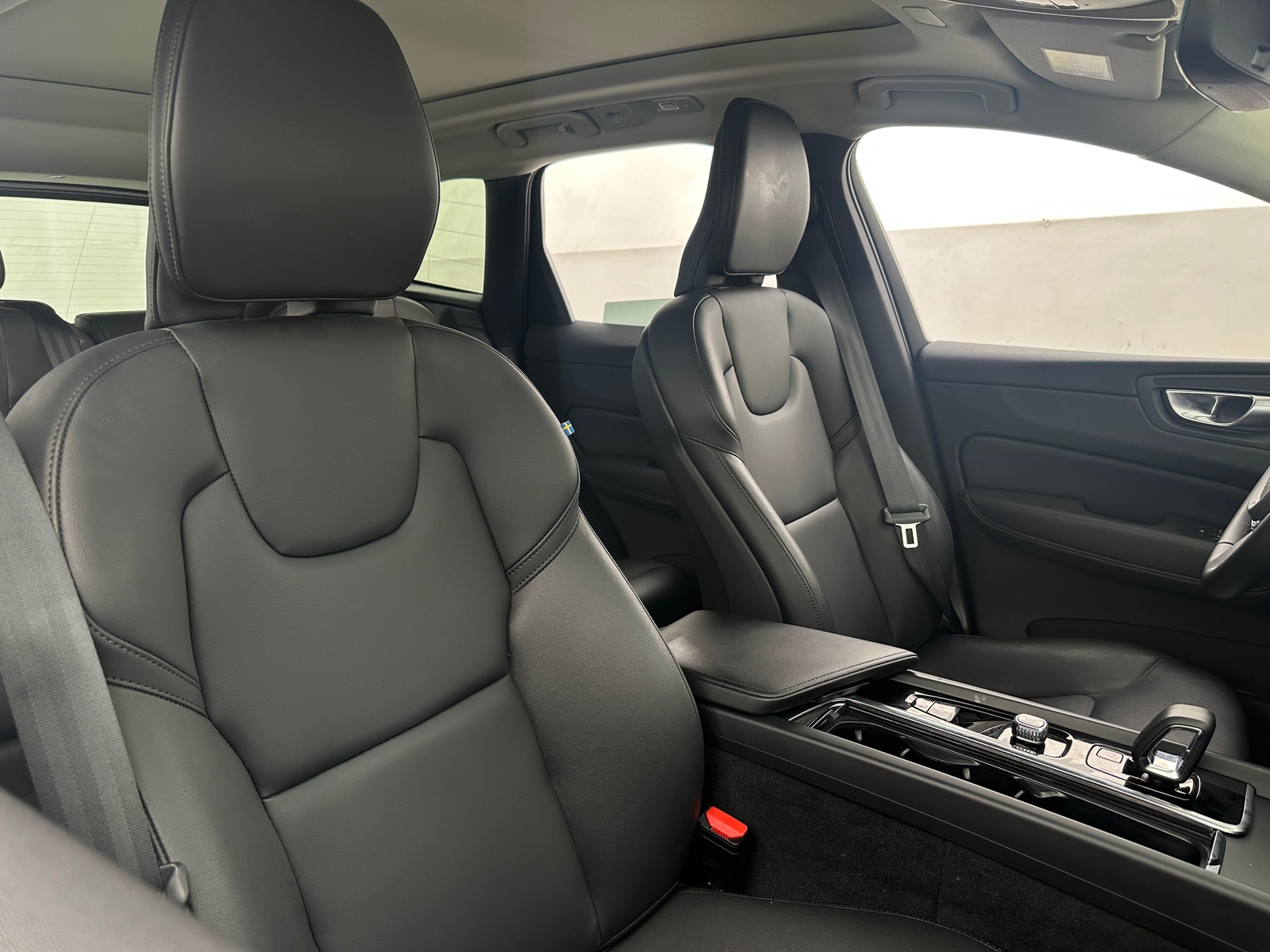 Thumbnail: 2025 Volvo XC60 - 2