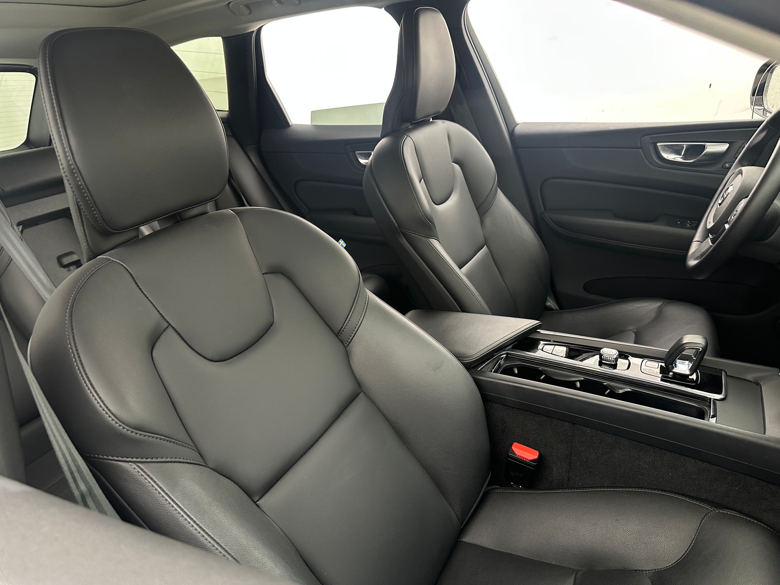 Thumbnail: 2025 Volvo XC60 - 2