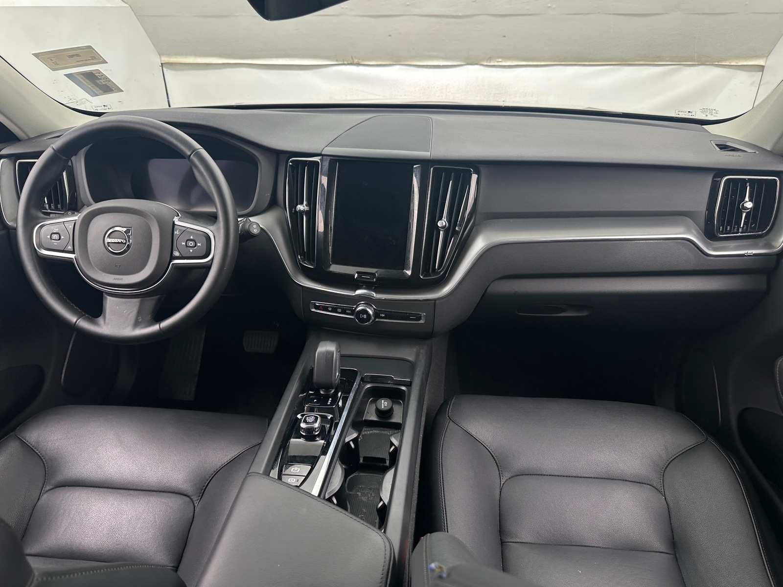 Thumbnail: 2025 Volvo XC60 - 3