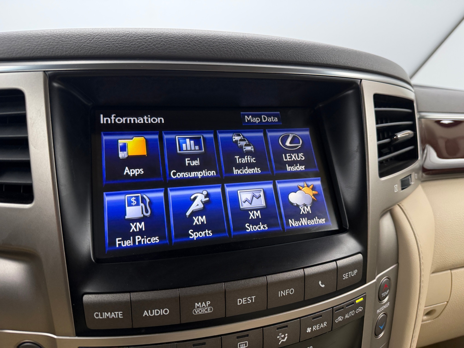 Thumbnail: 2014 Lexus LX - 3