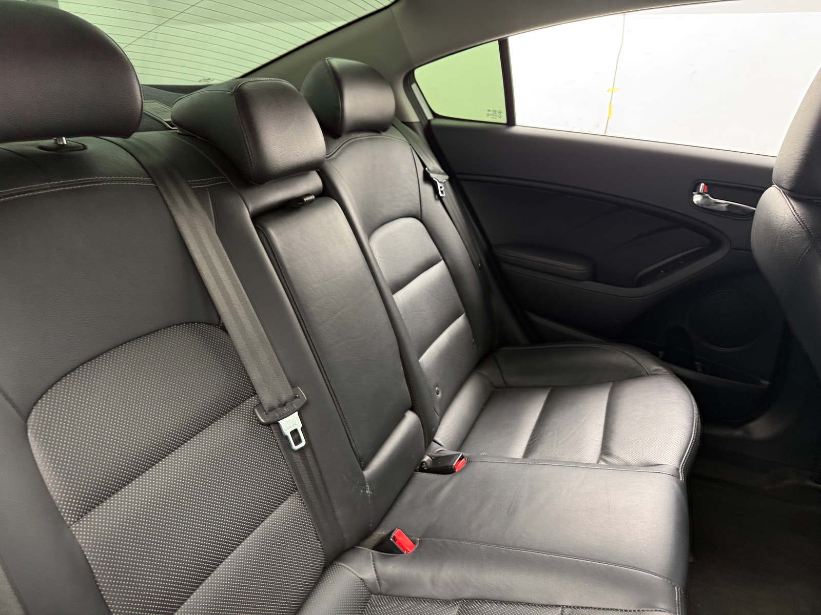 Thumbnail: 2016 Kia Forte - 6