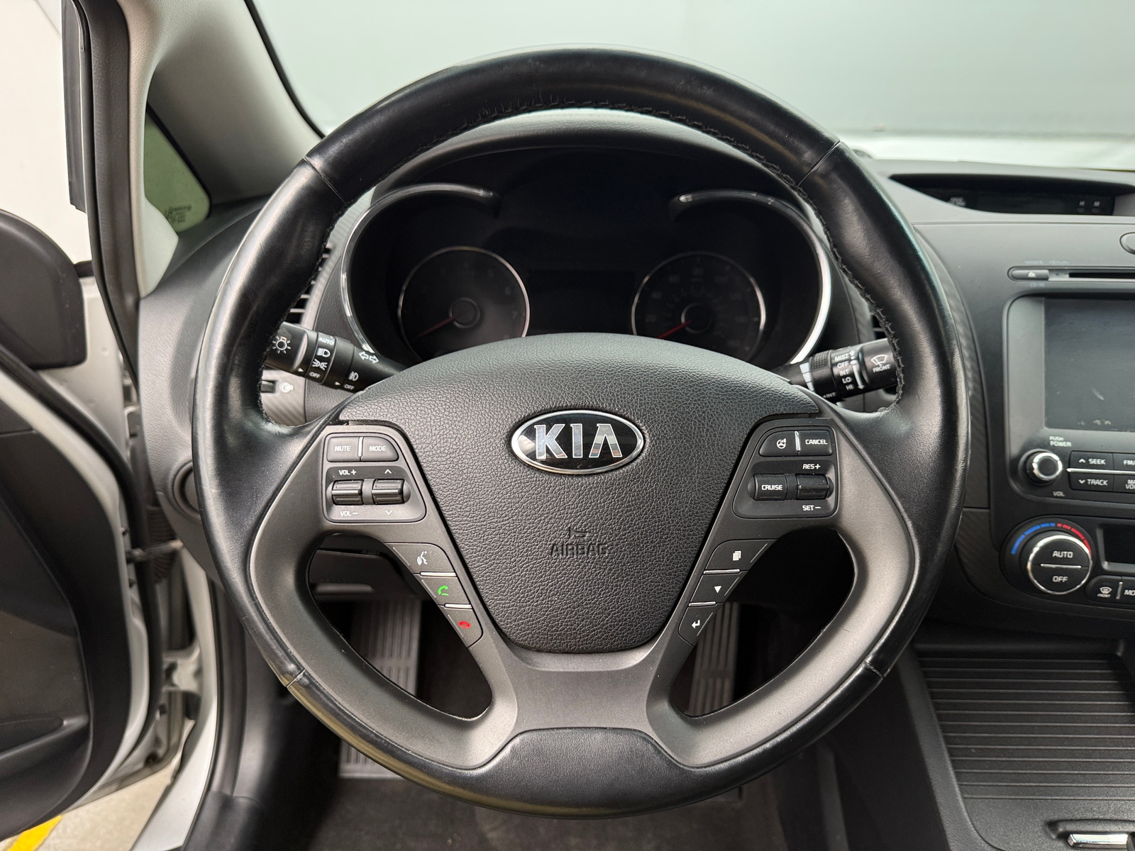 Thumbnail: 2016 Kia Forte - 5