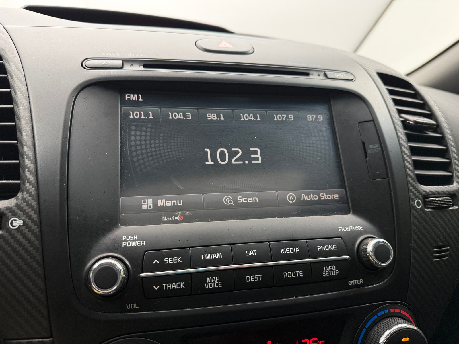 Thumbnail: 2016 Kia Forte - 4