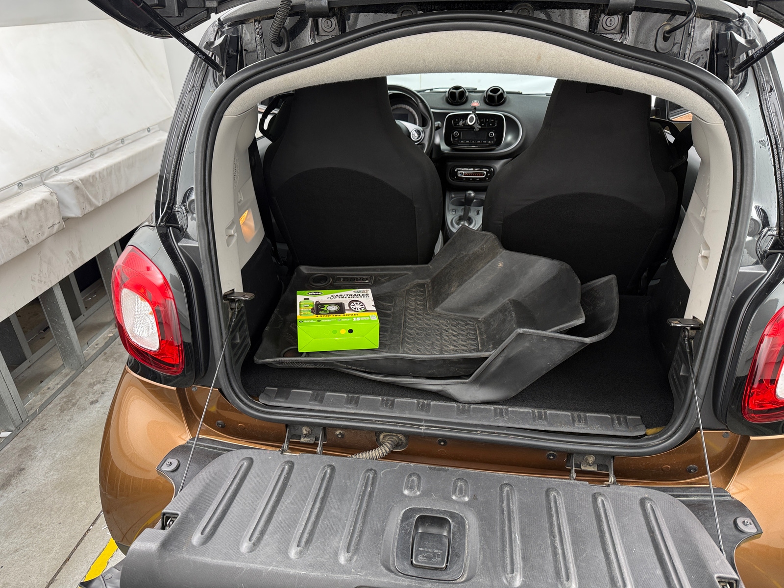 Thumbnail: 2017 smart fortwo - 6