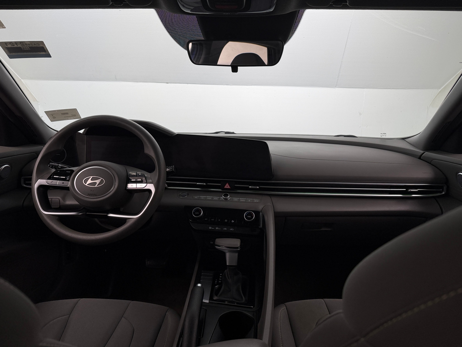Thumbnail: 2024 Hyundai Elantra - 3