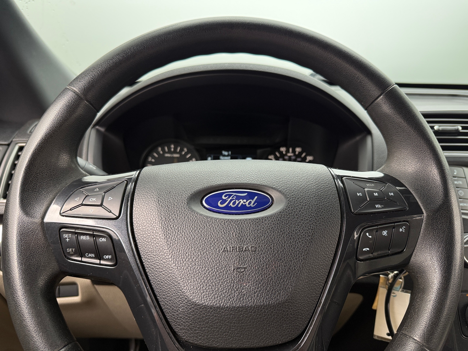 Thumbnail: 2019 Ford Explorer - 5