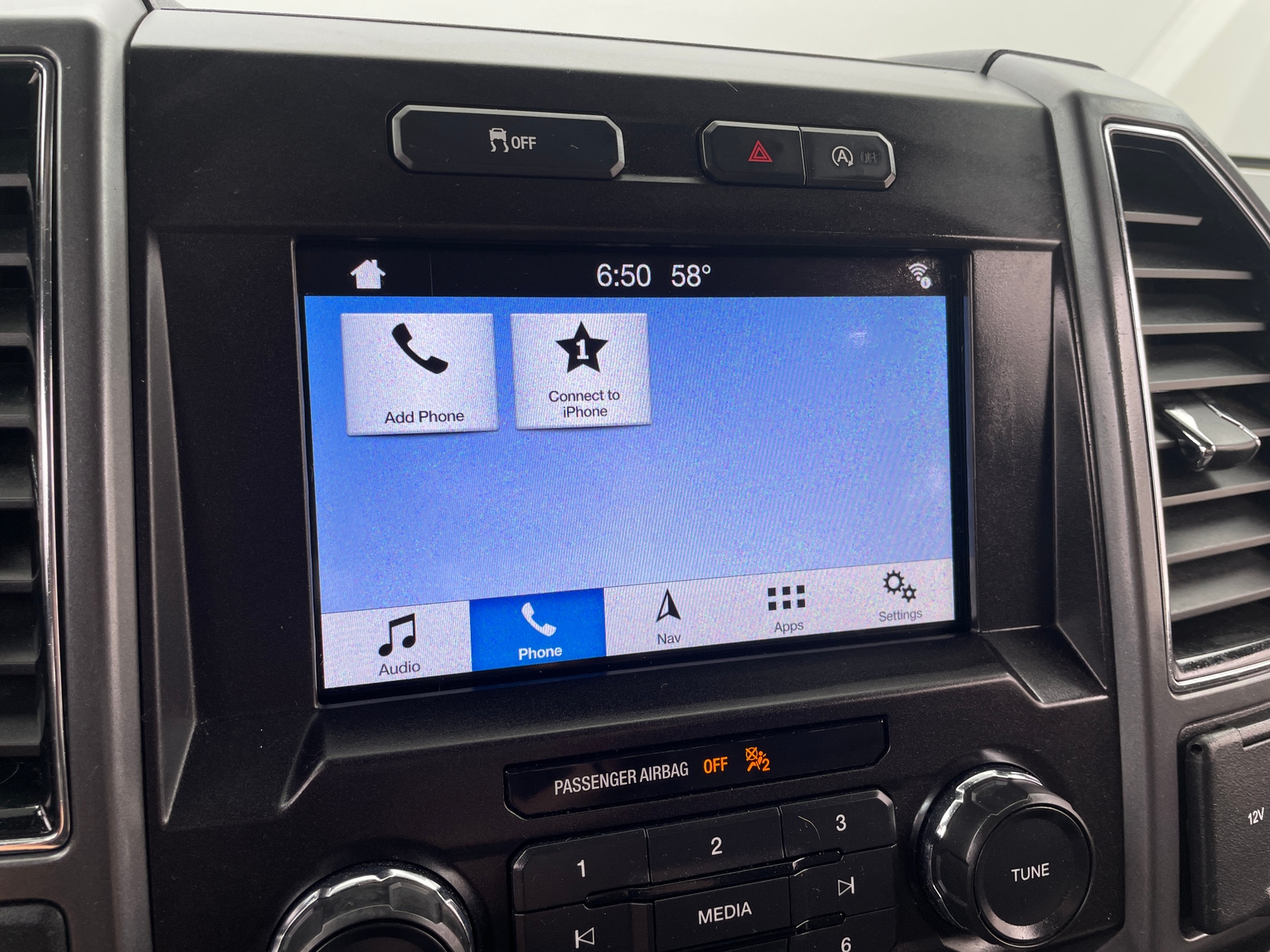 Thumbnail: 2018 Ford Econoline - 4