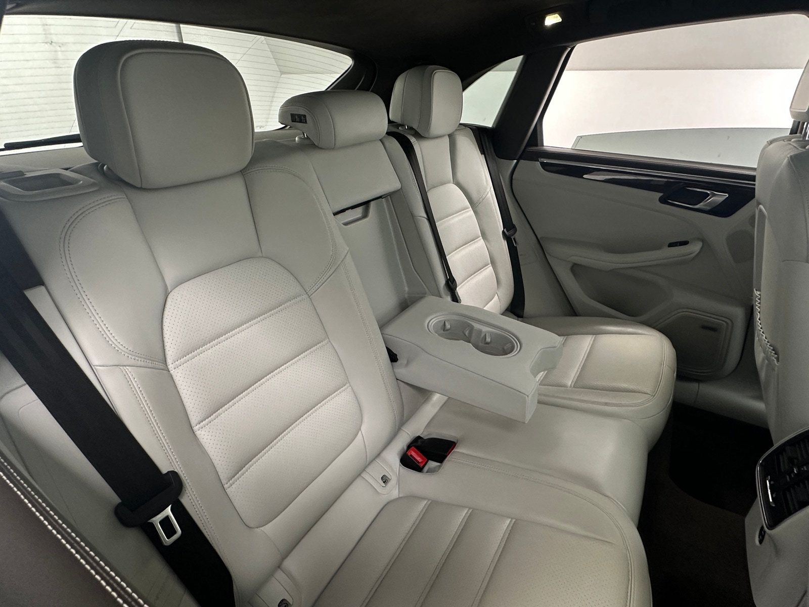 Thumbnail: 2021 Porsche Macan - 5