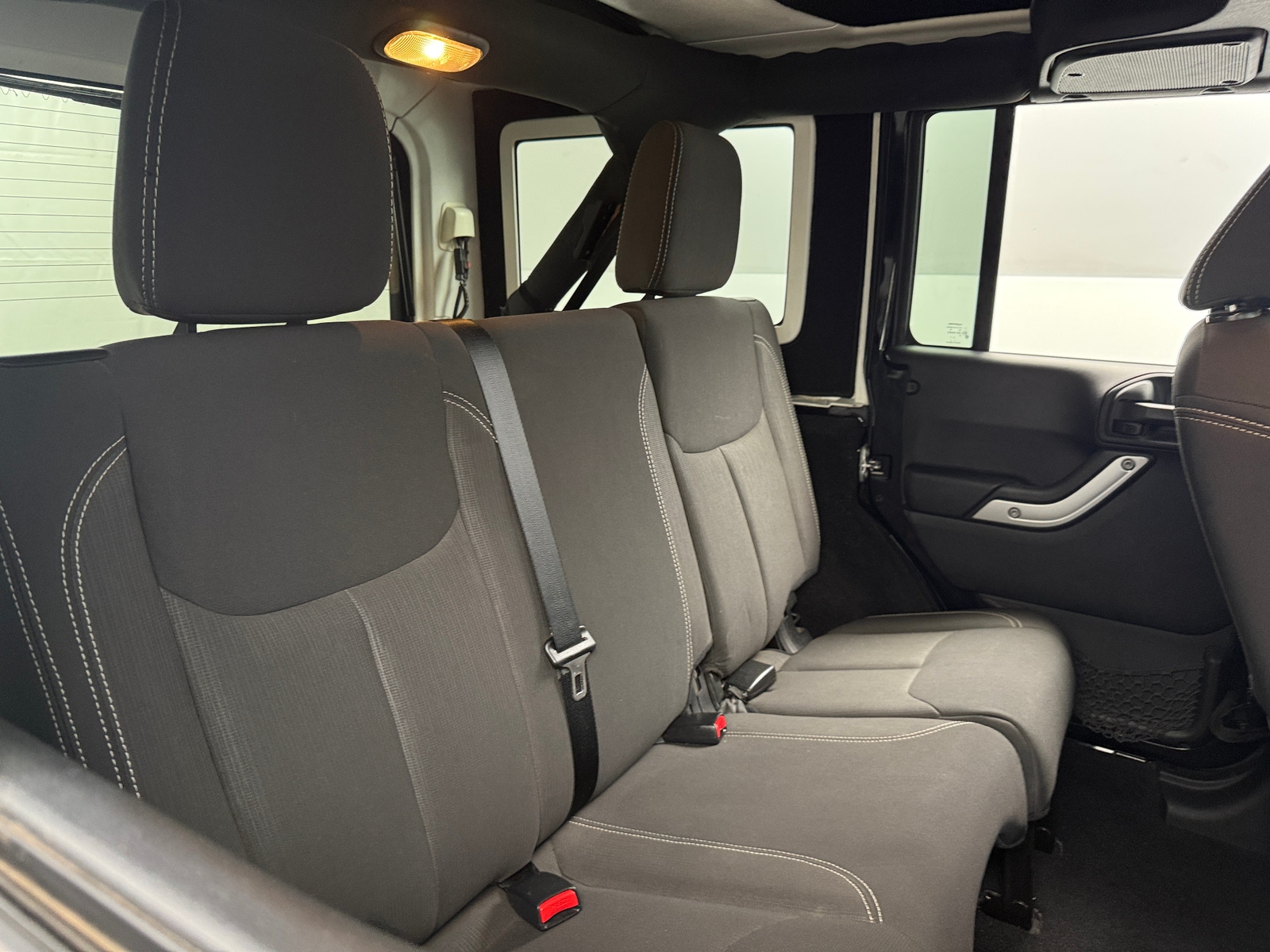 Thumbnail: 2016 Jeep Wrangler - 6