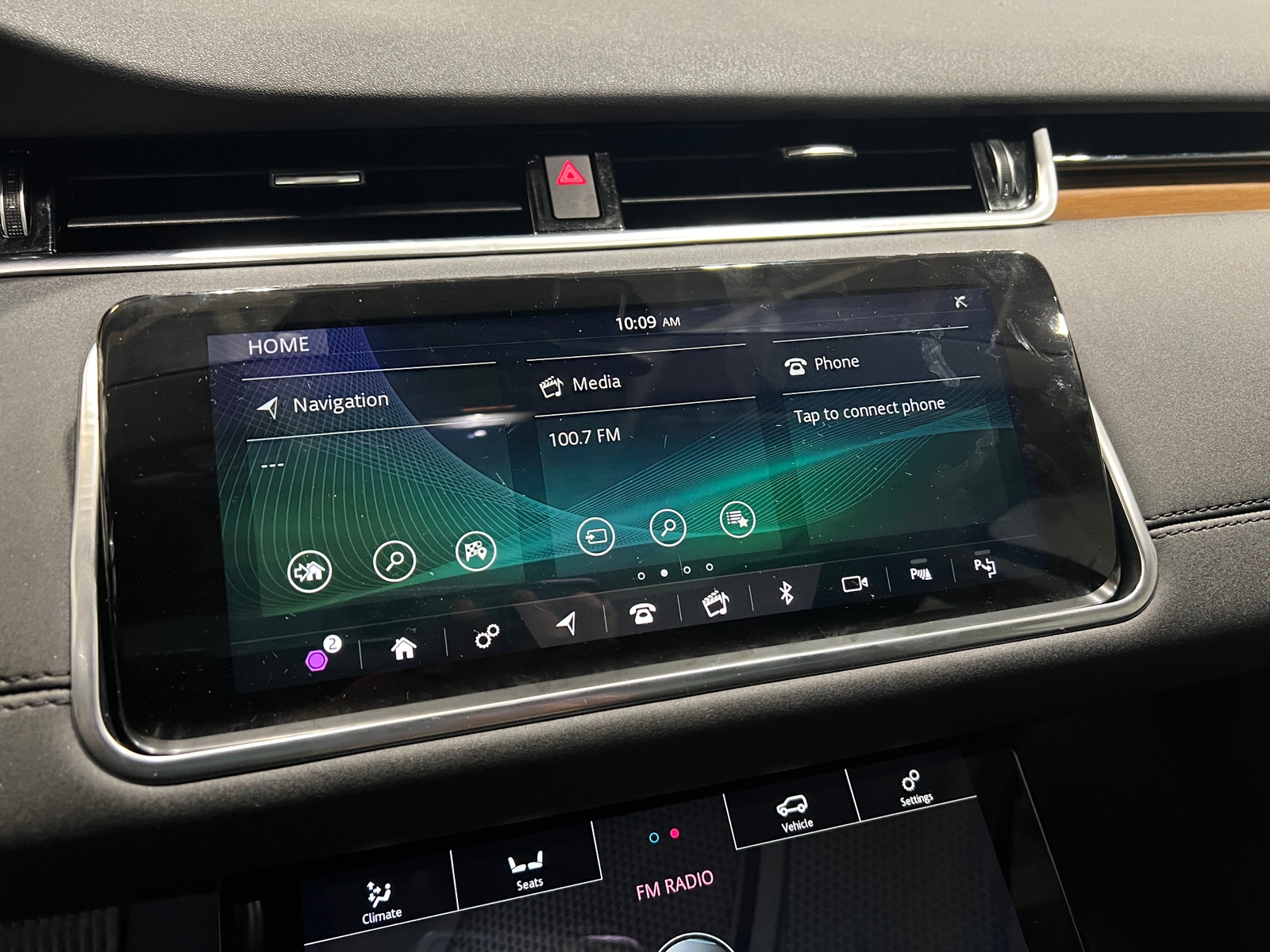 Thumbnail: 2020 Land Rover Range Rover Evoque - 3