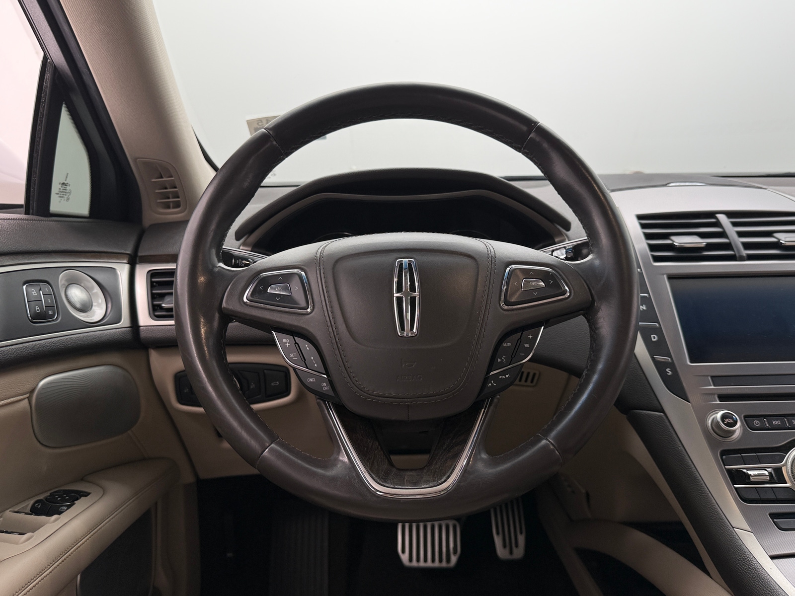 Thumbnail: 2019 Lincoln MKZ - 4