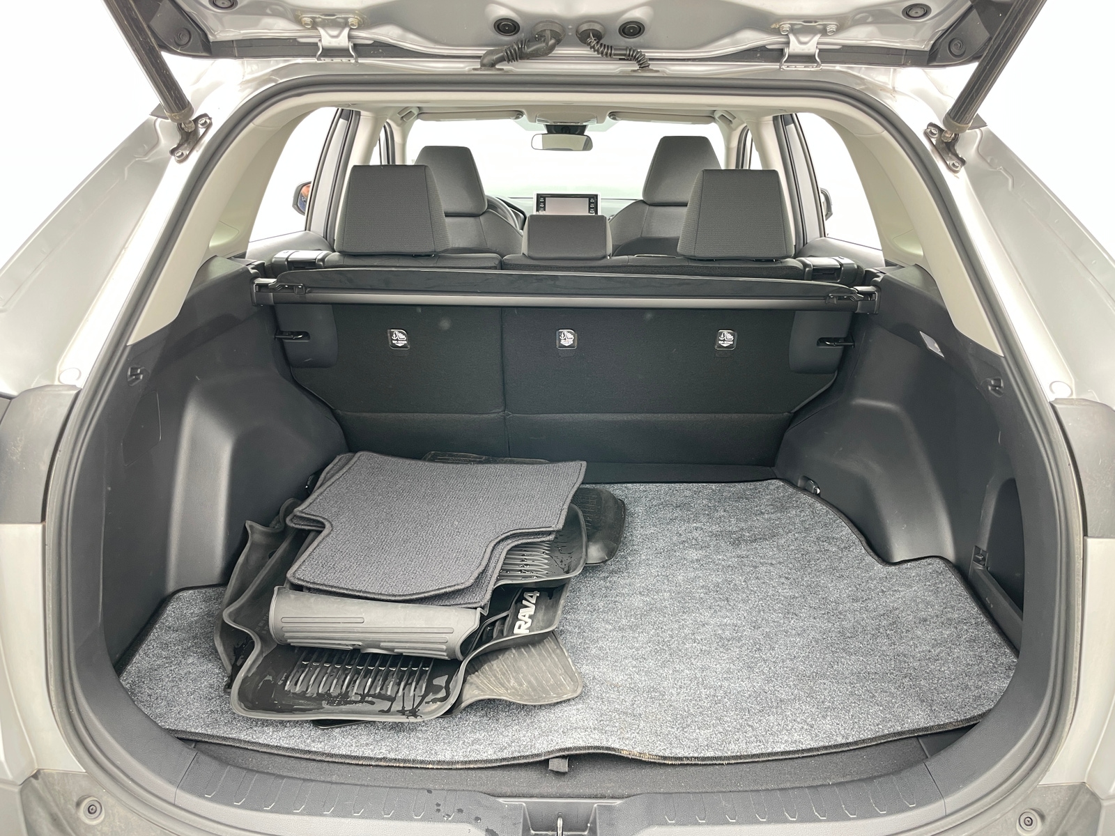 Thumbnail: 2019 Toyota RAV4 - 7