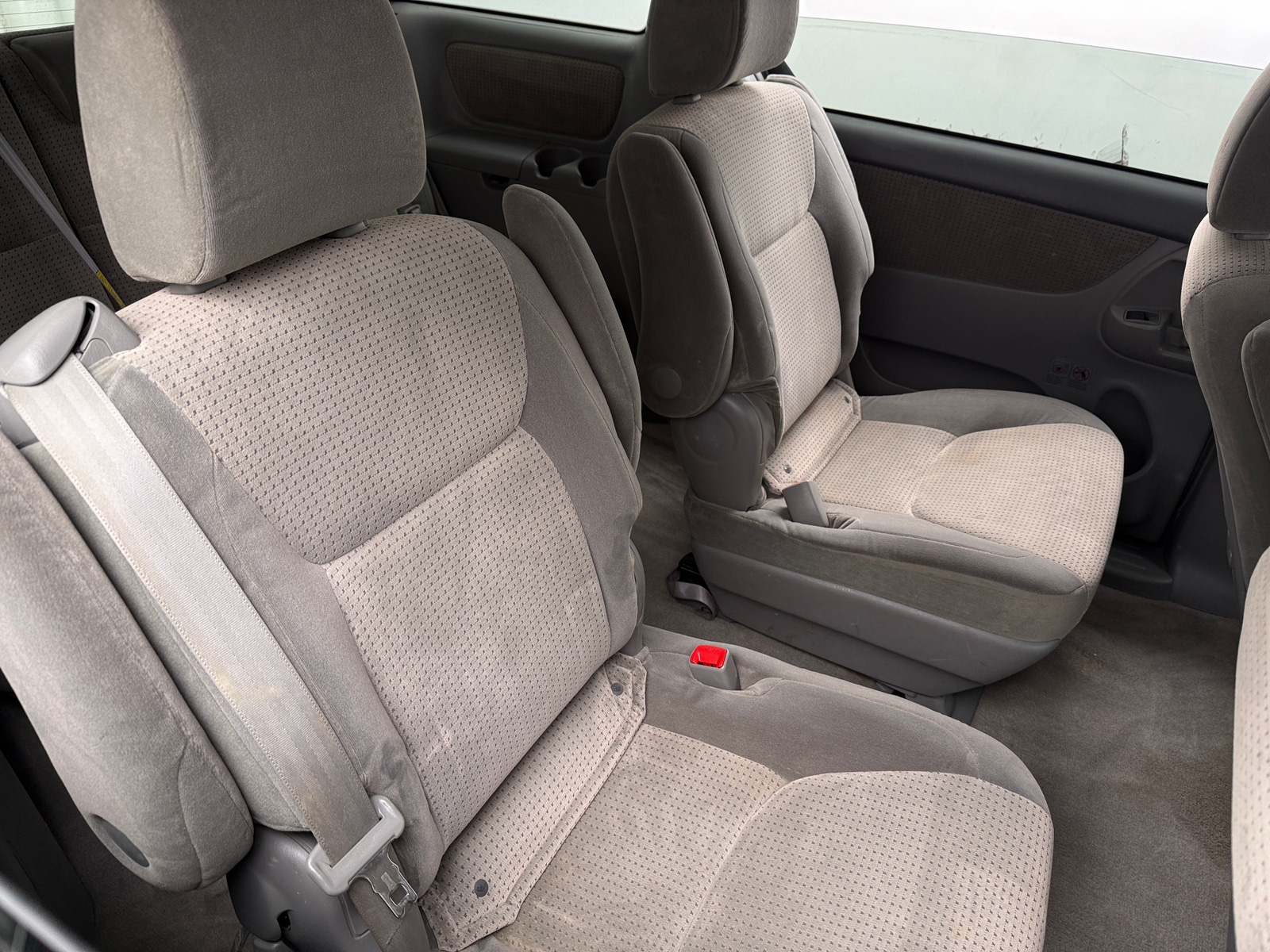 Thumbnail: 2010 Toyota Sienna - 6