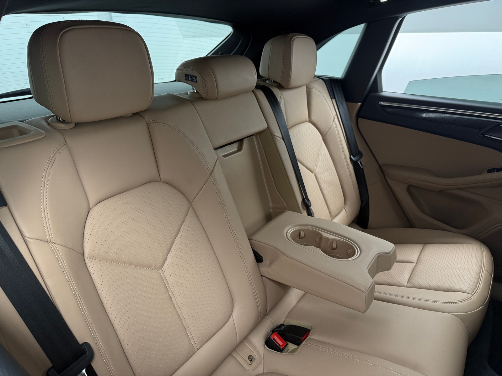 Thumbnail: 2022 Porsche Macan - 5