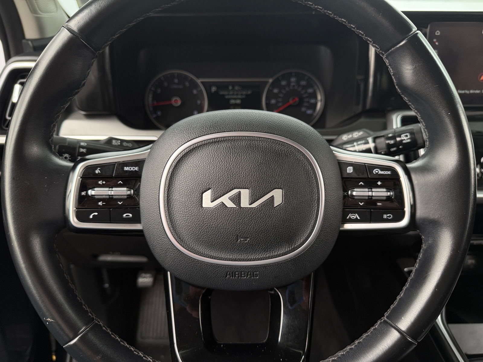 Thumbnail: 2022 Kia Sorento - 4