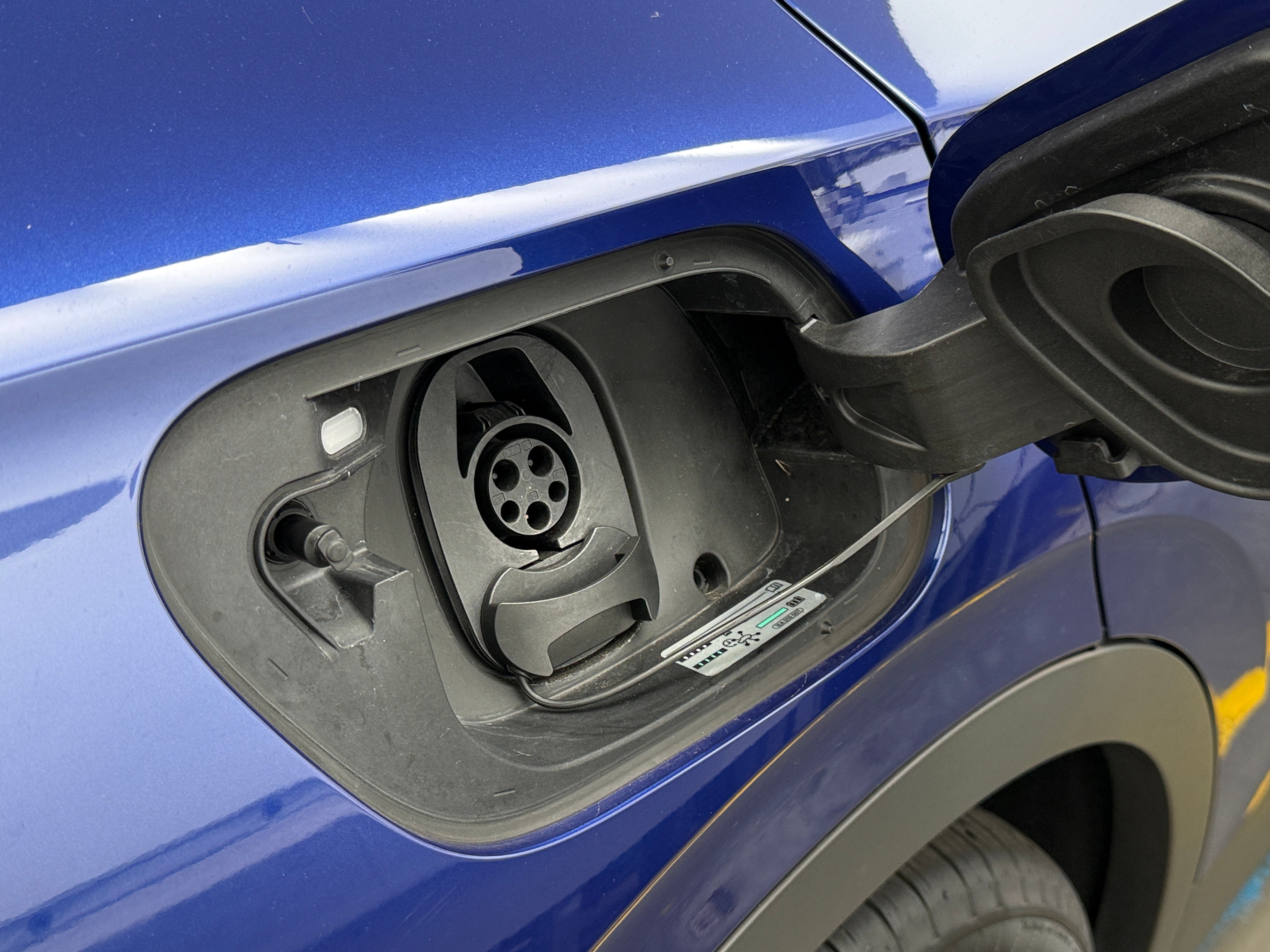 Used 2021 Volkswagen ID.4 PRO S with VIN WVGTMPE20MP060888 for sale in Oak Creek, WI