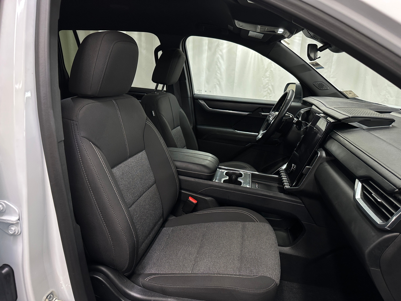 Thumbnail: 2025 GMC Acadia - 2