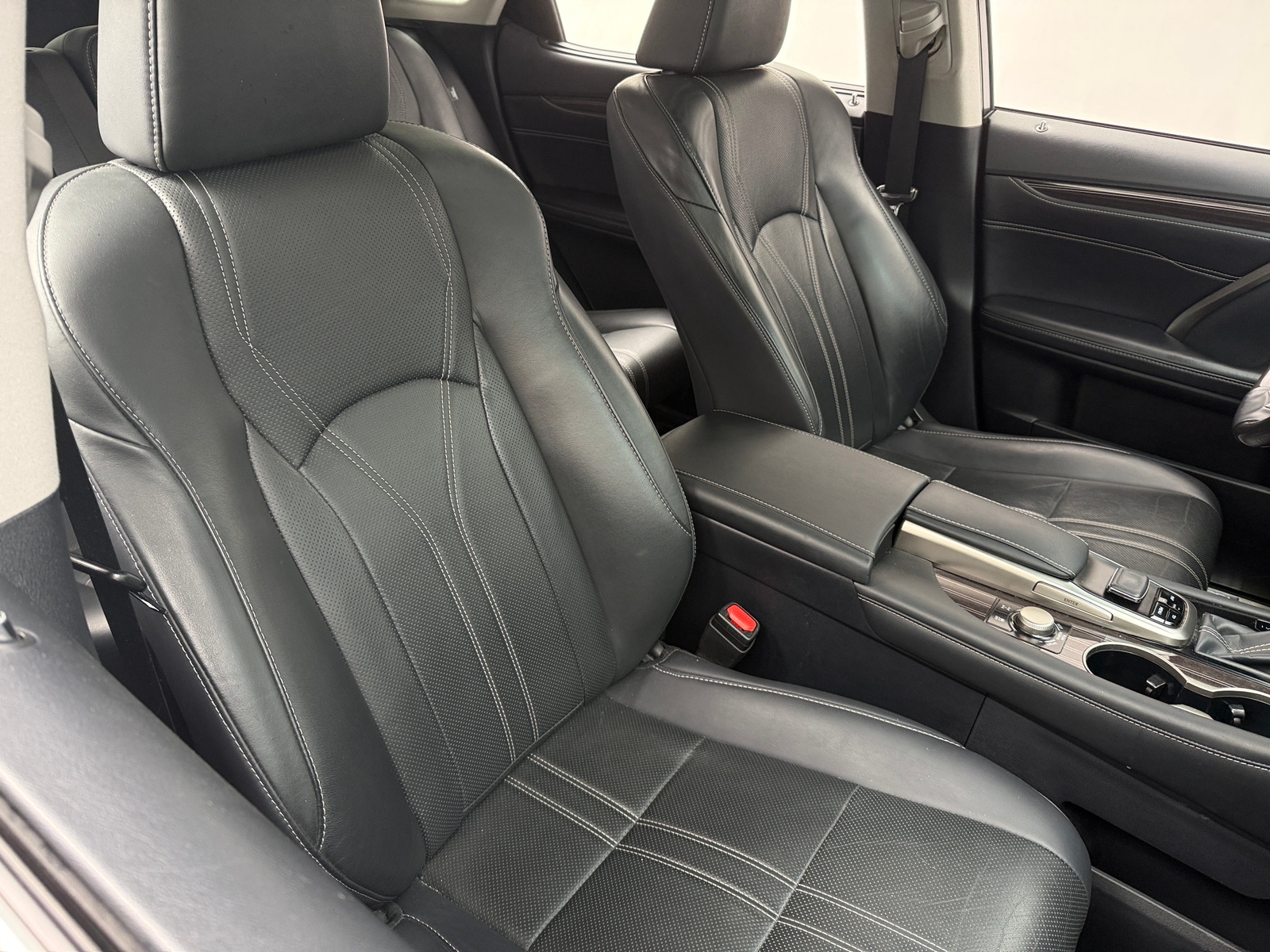Thumbnail: 2018 Lexus RX - 2