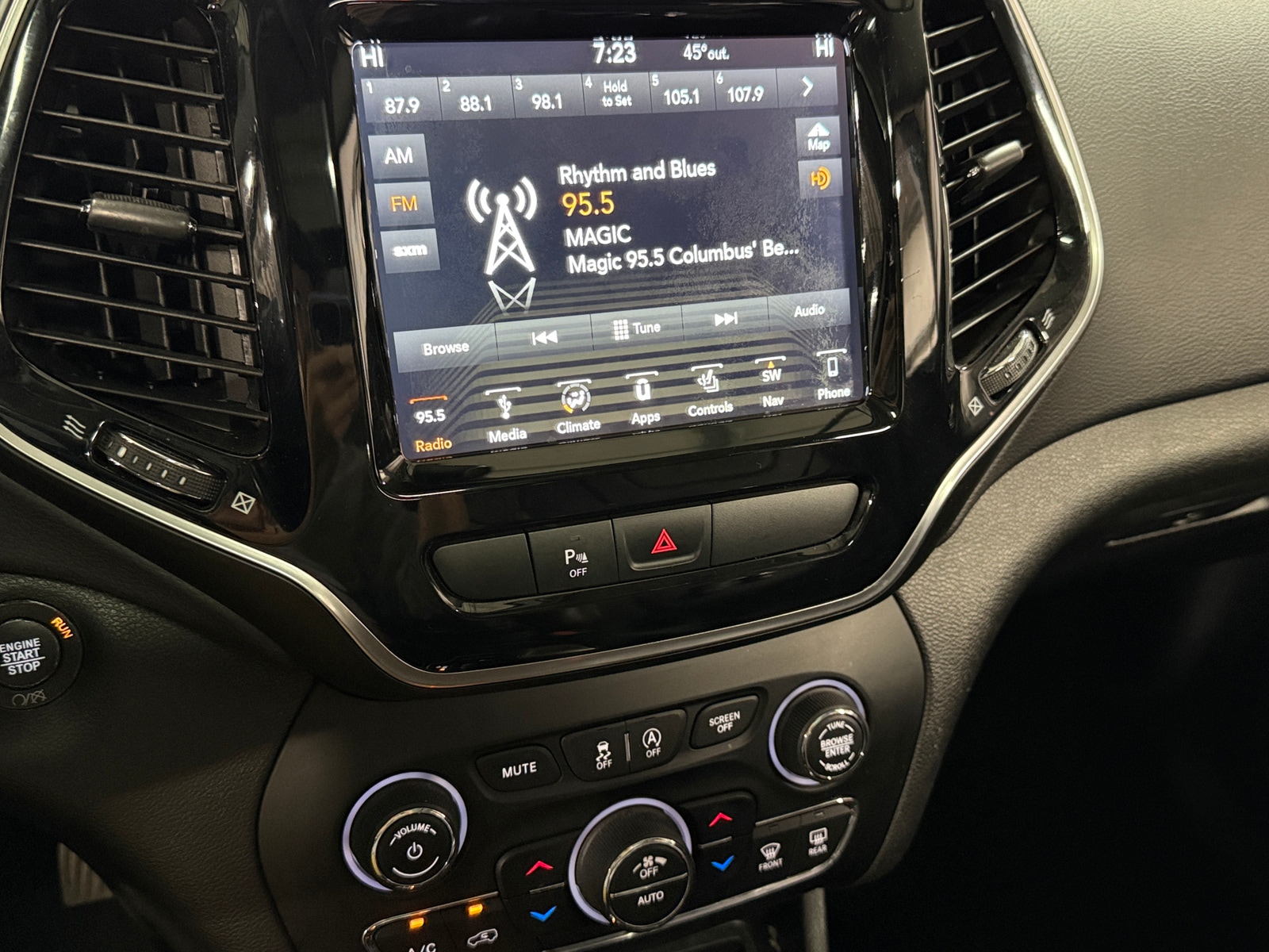 Thumbnail: 2019 Jeep Cherokee - 3
