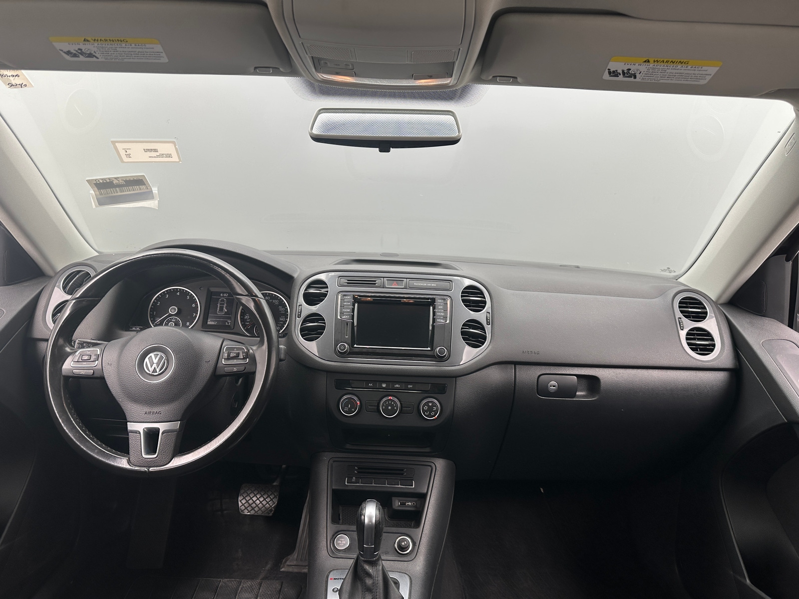 Thumbnail: 2017 Volkswagen Tiguan - 3