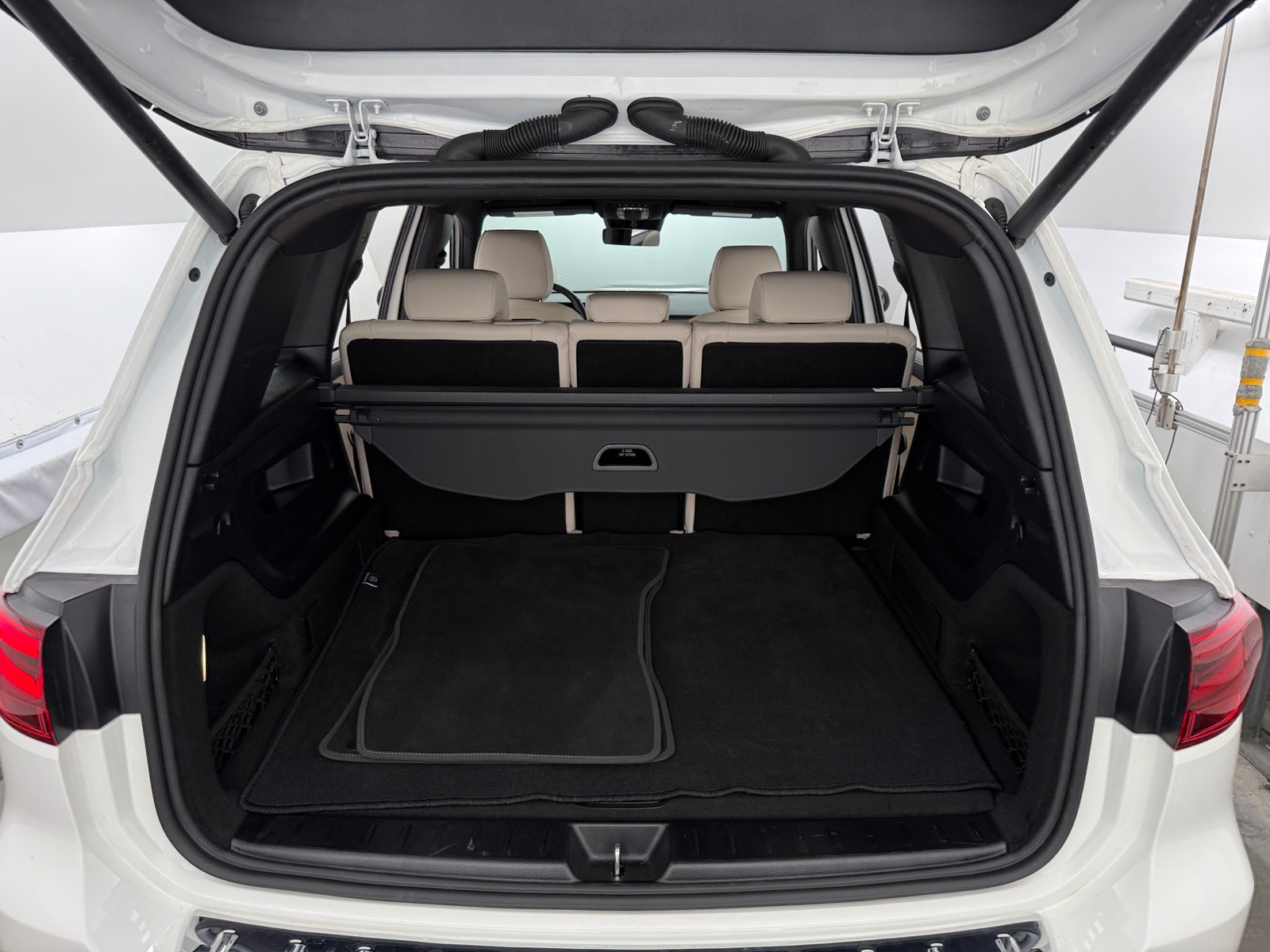 Thumbnail: 2025 Mercedes-Benz GLB - 6