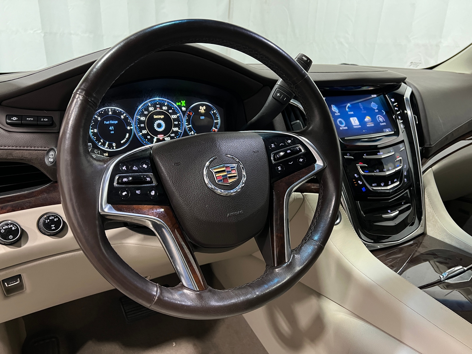 Thumbnail: 2015 Cadillac Escalade - 4