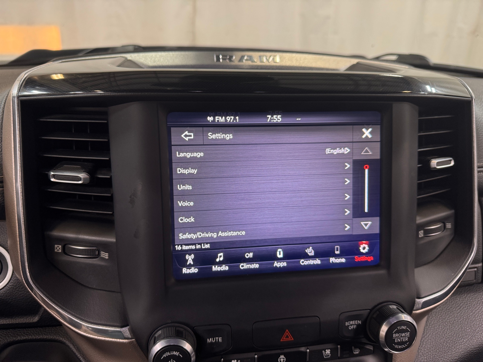 Thumbnail: 2019 RAM 1500 - 3