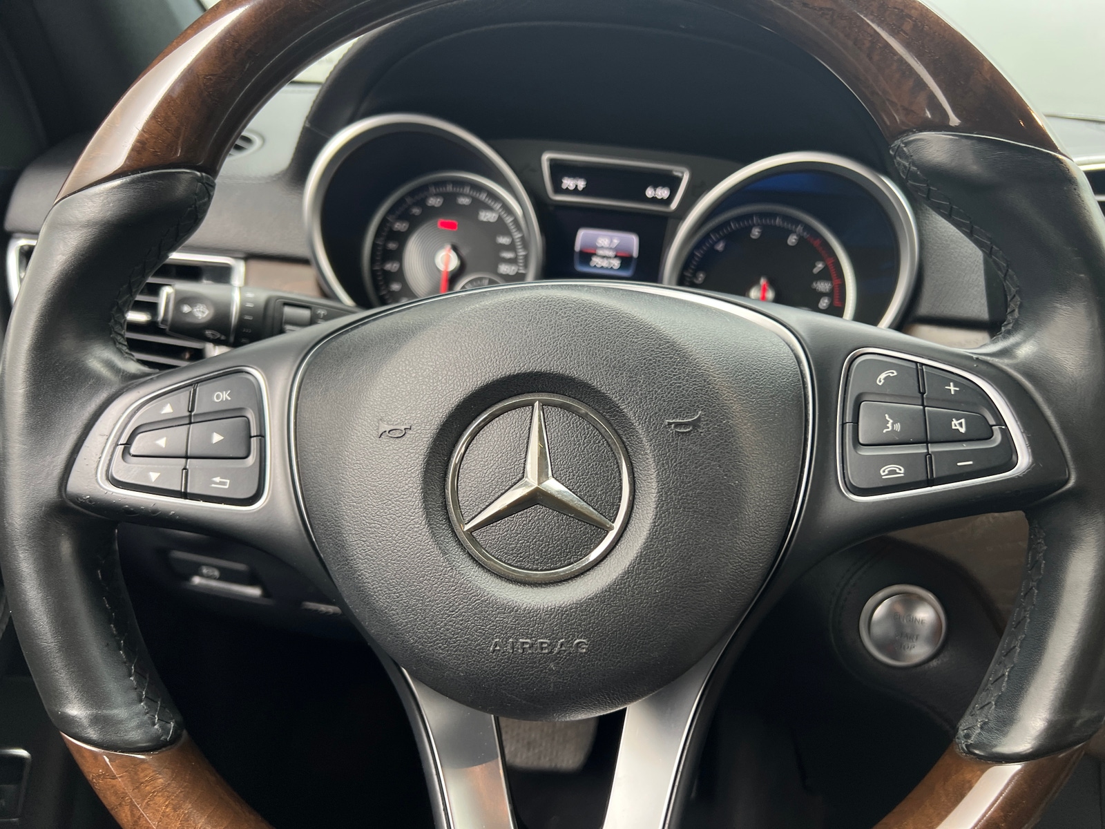 Thumbnail: 2017 Mercedes-Benz GLE - 4