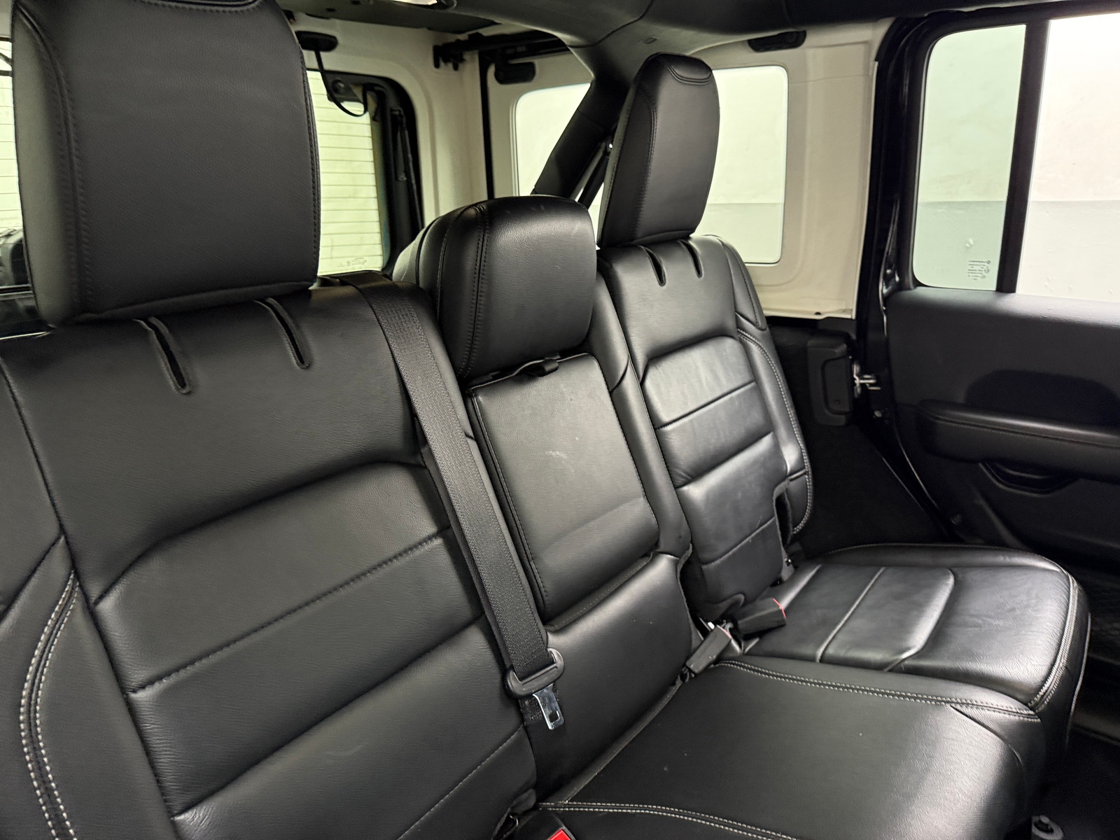 Thumbnail: 2019 Jeep Wrangler - 5