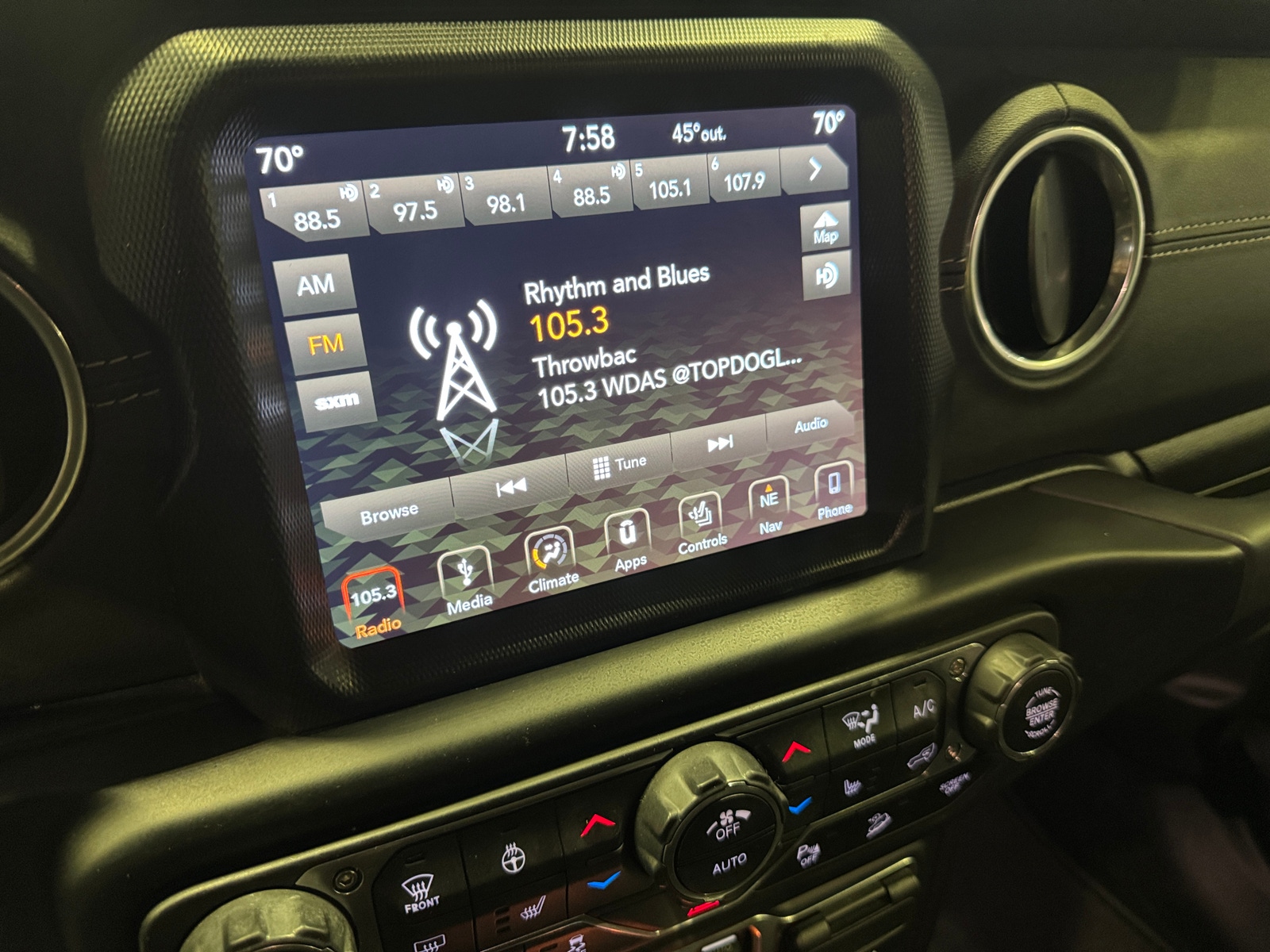 Thumbnail: 2019 Jeep Wrangler - 3