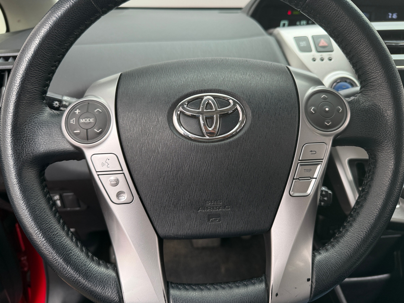 Thumbnail: 2015 Toyota Prius v - 4