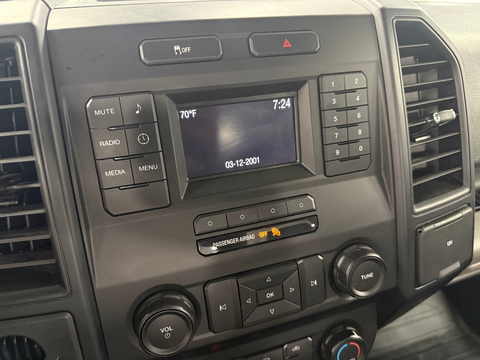 Thumbnail: 2016 Ford Econoline - 4