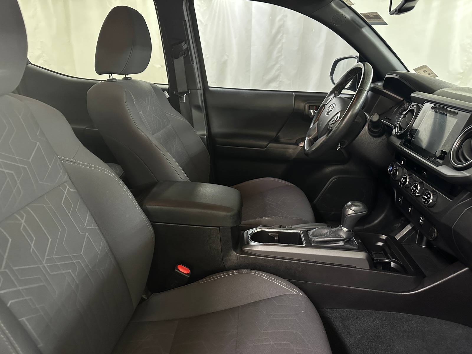 Thumbnail: 2016 Toyota Tacoma - 2