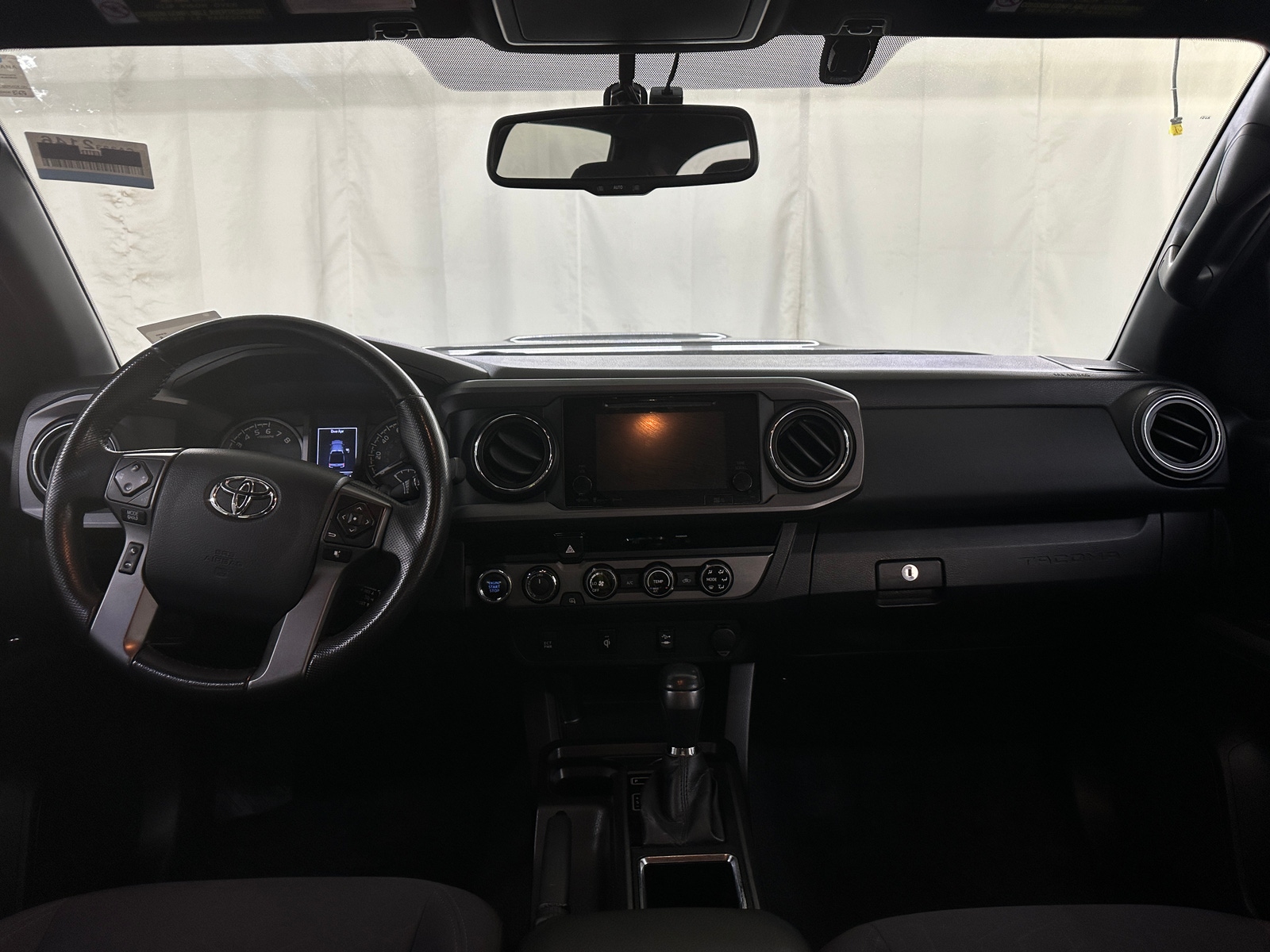 Thumbnail: 2016 Toyota Tacoma - 3