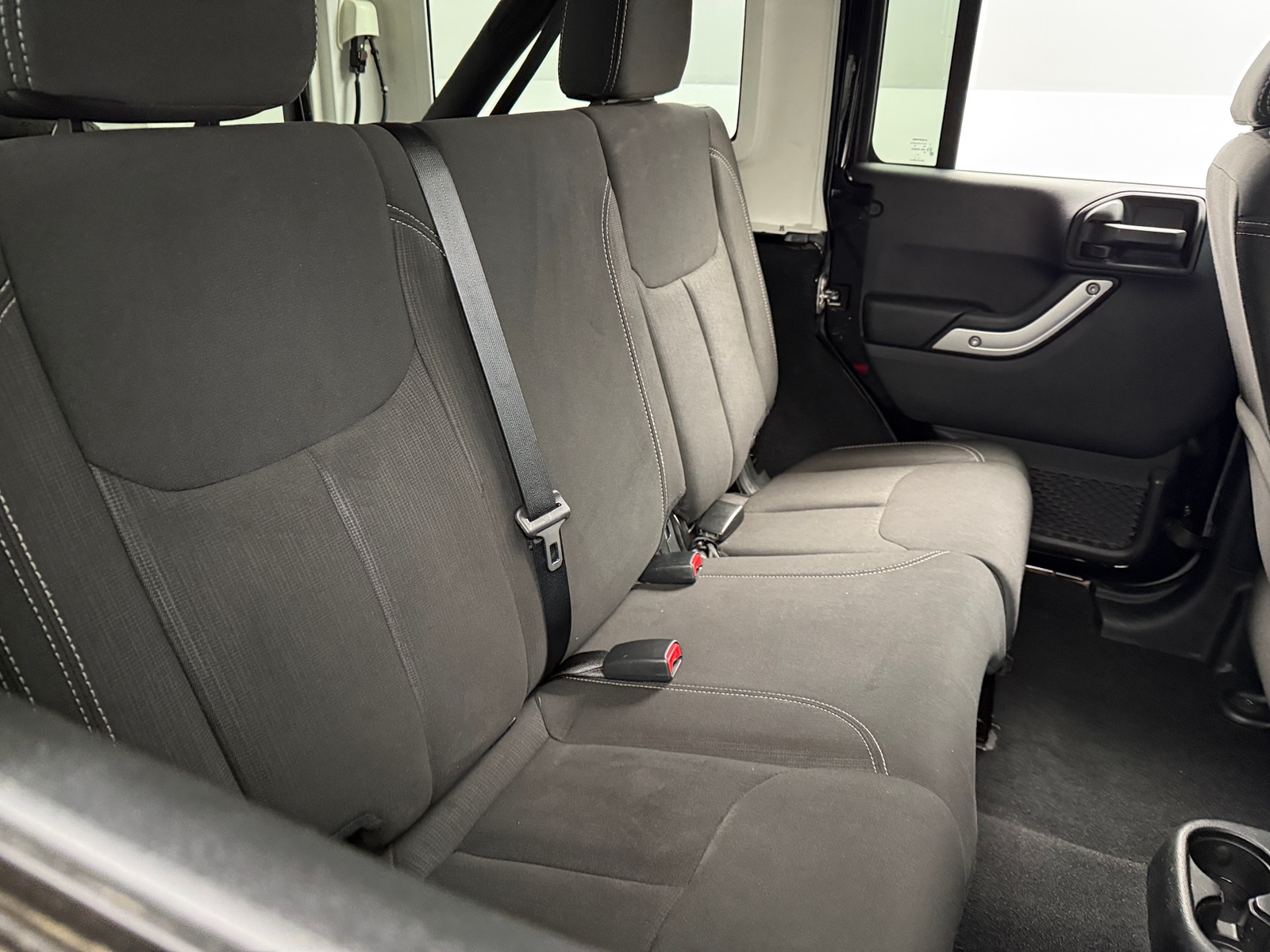 Thumbnail: 2017 Jeep Wrangler - 6