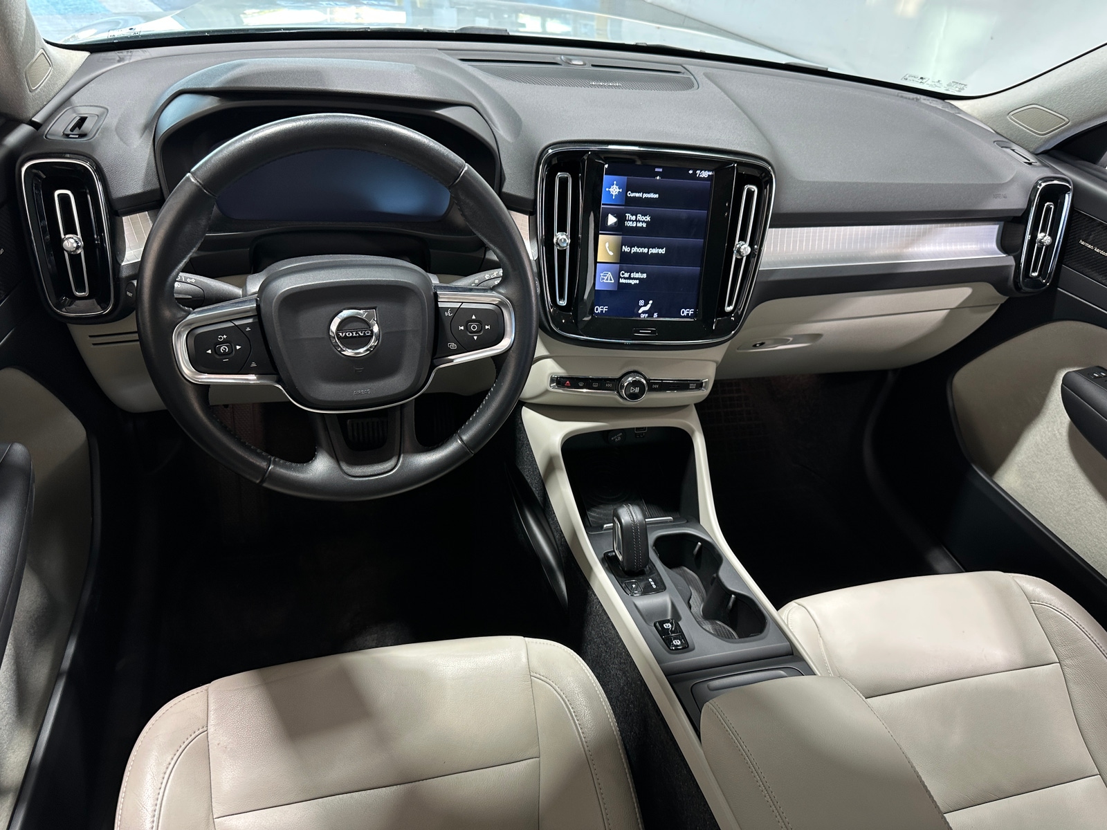Thumbnail: 2019 Volvo XC40 - 2