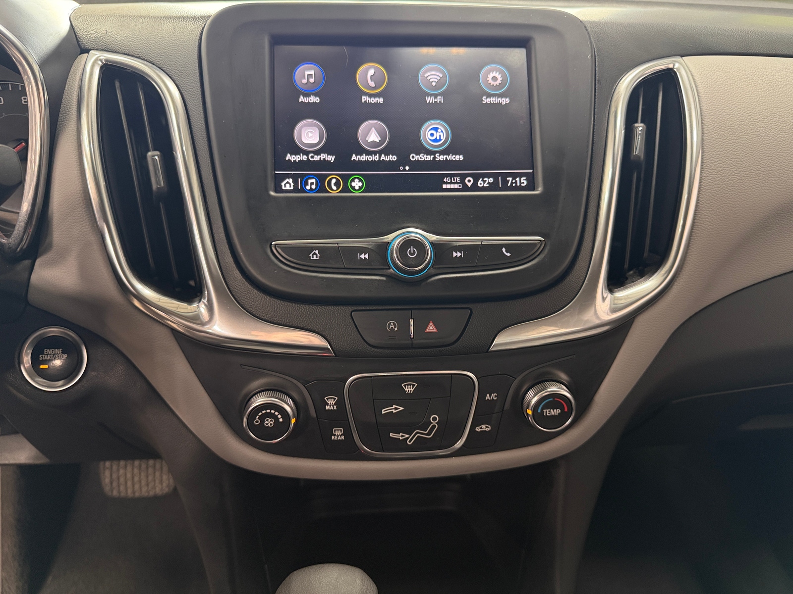 Thumbnail: 2022 Chevrolet Equinox - 4
