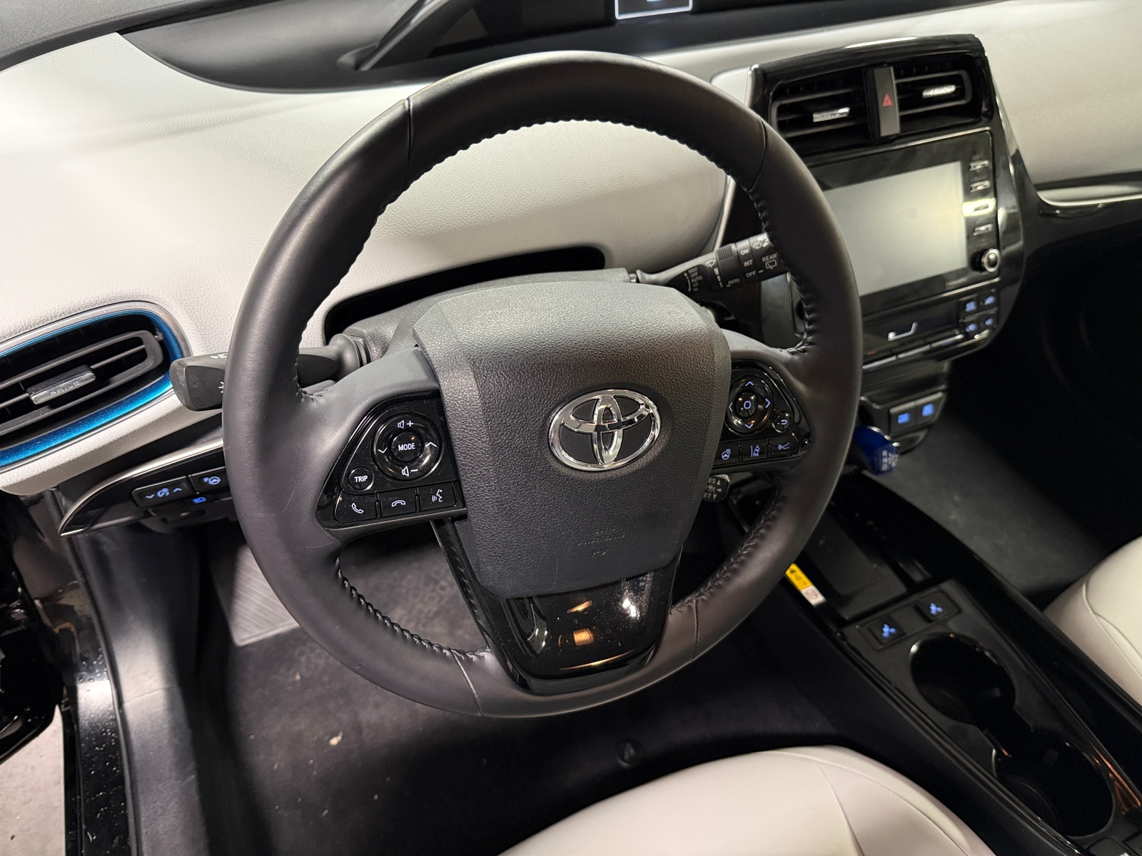 Thumbnail: 2022 Toyota Prius - 5