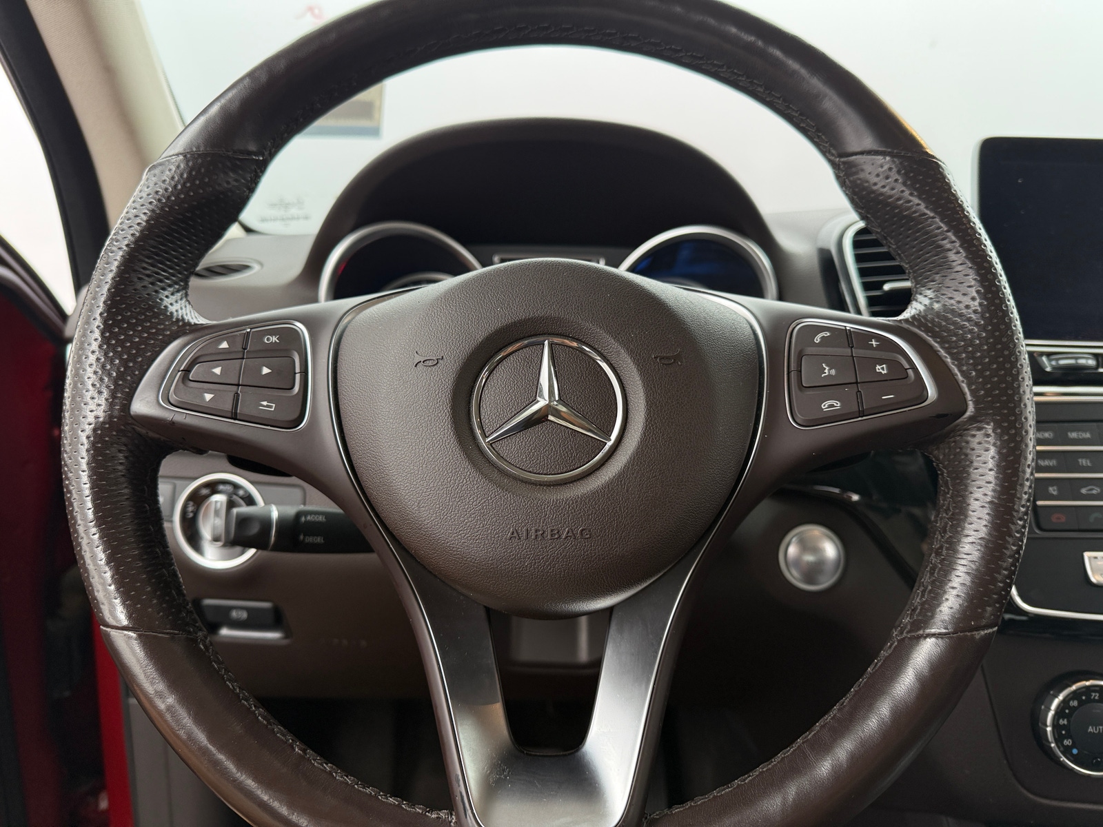 Thumbnail: 2018 Mercedes-Benz GLE - 4