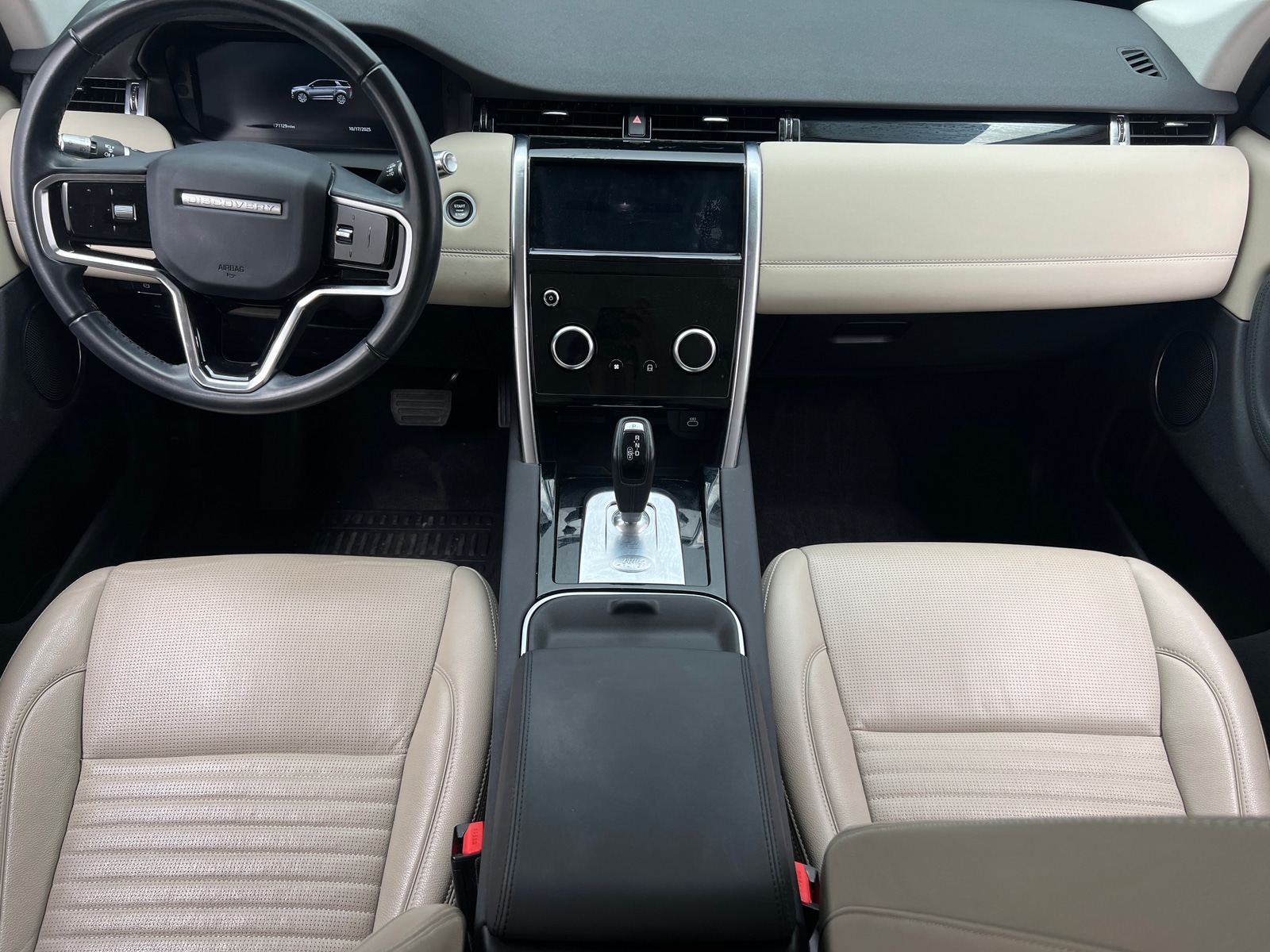 Thumbnail: 2021 Land Rover Discovery Sport - 2