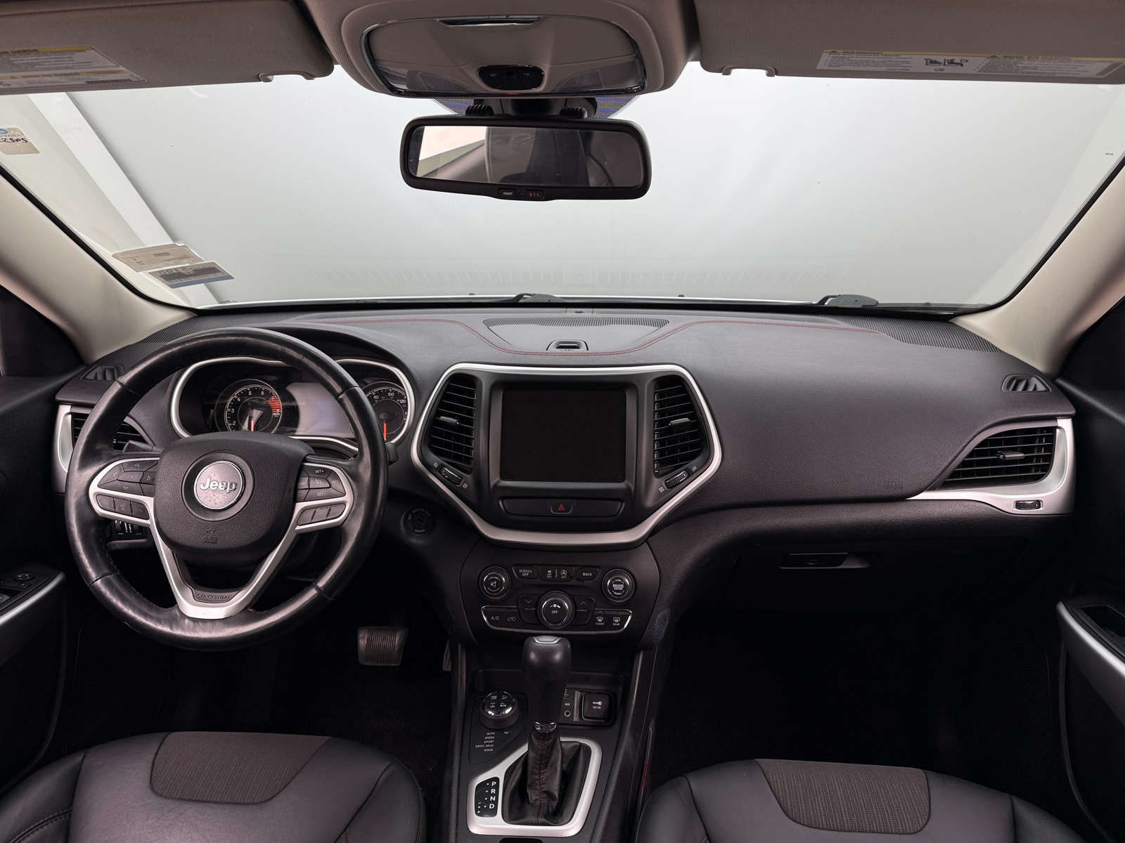 Thumbnail: 2017 Jeep Cherokee - 3