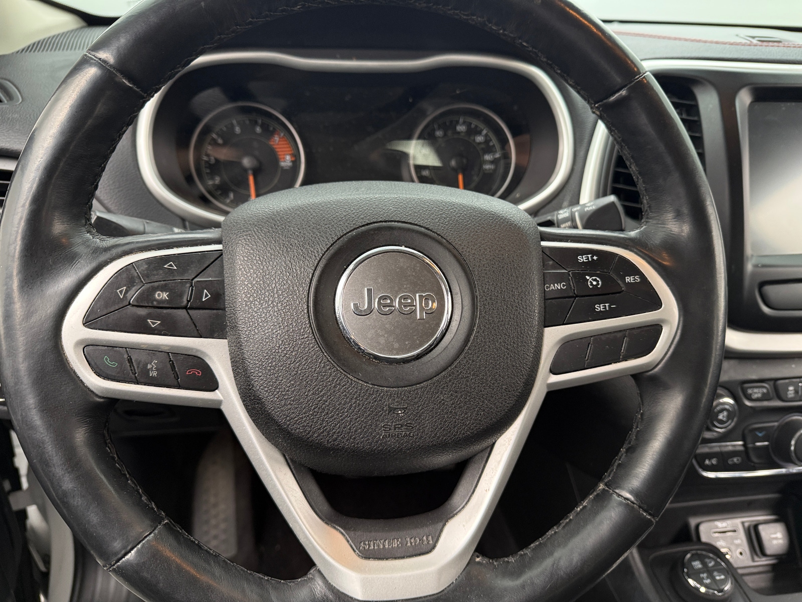 Thumbnail: 2017 Jeep Cherokee - 5
